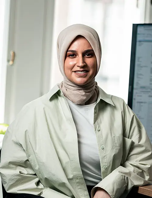 Büsra Er